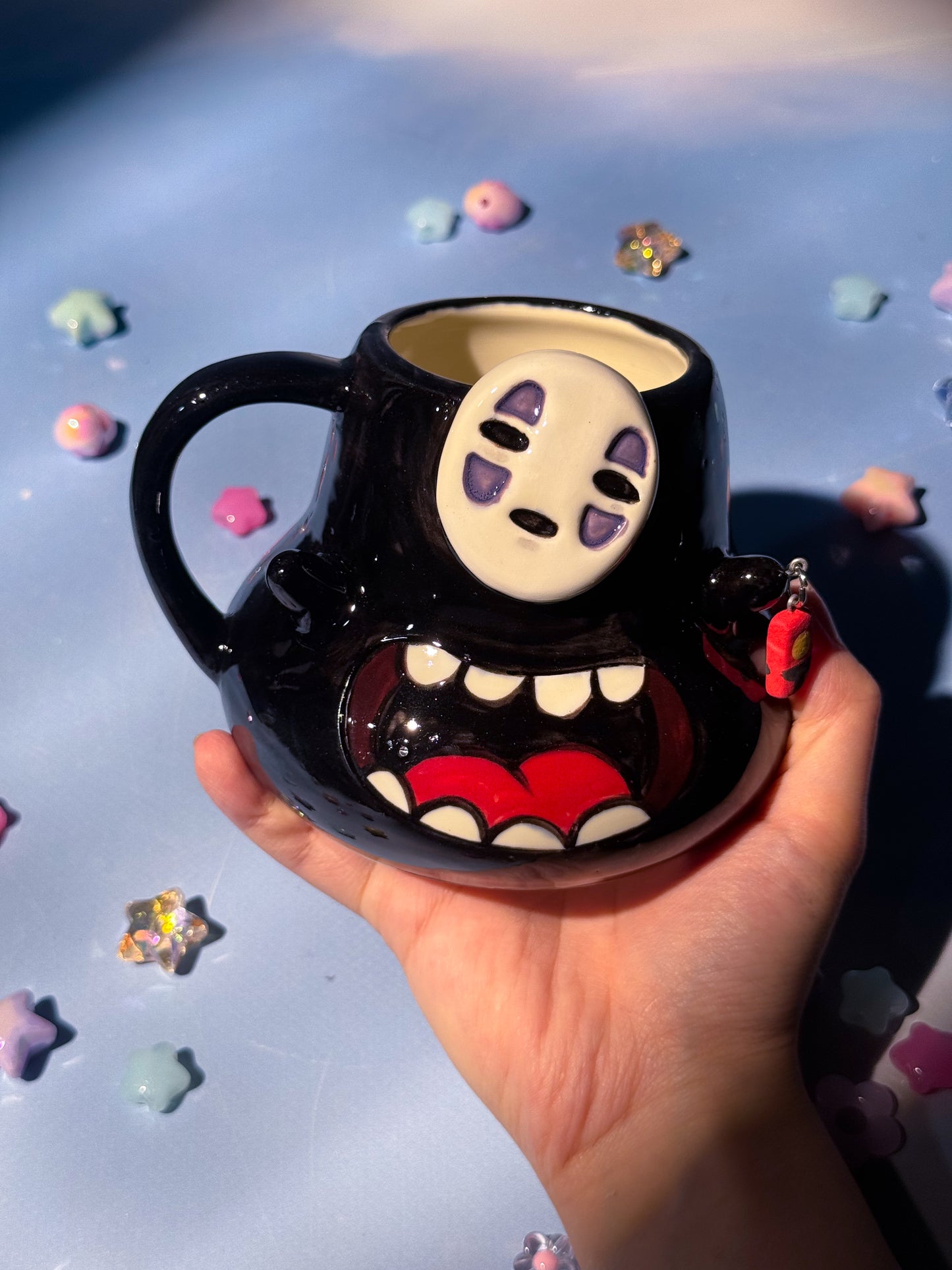 Giant No Face Mug 4