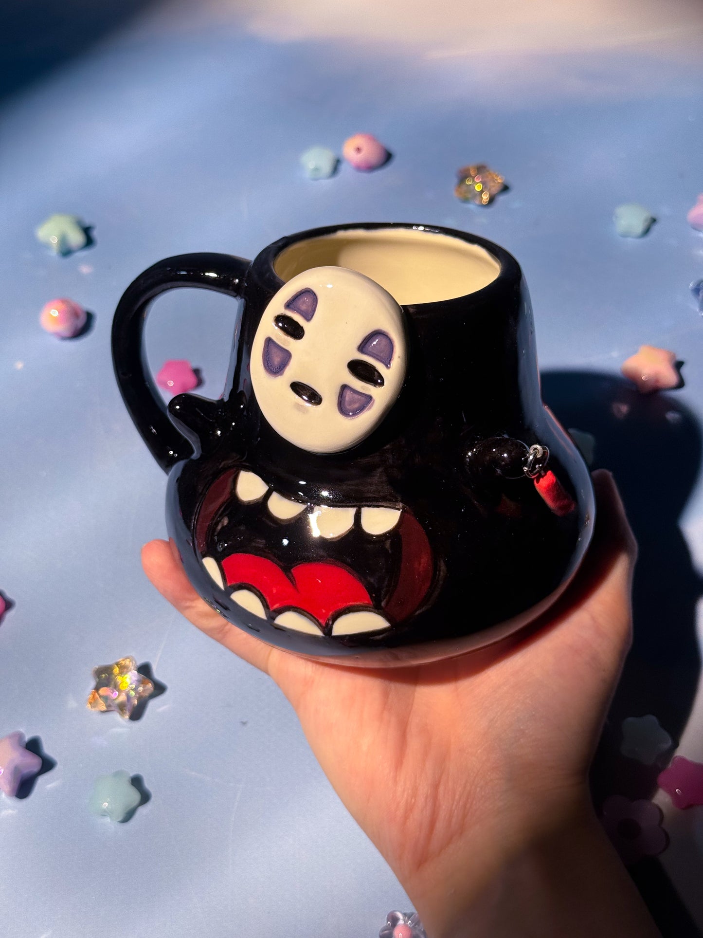 Giant No Face Mug 4