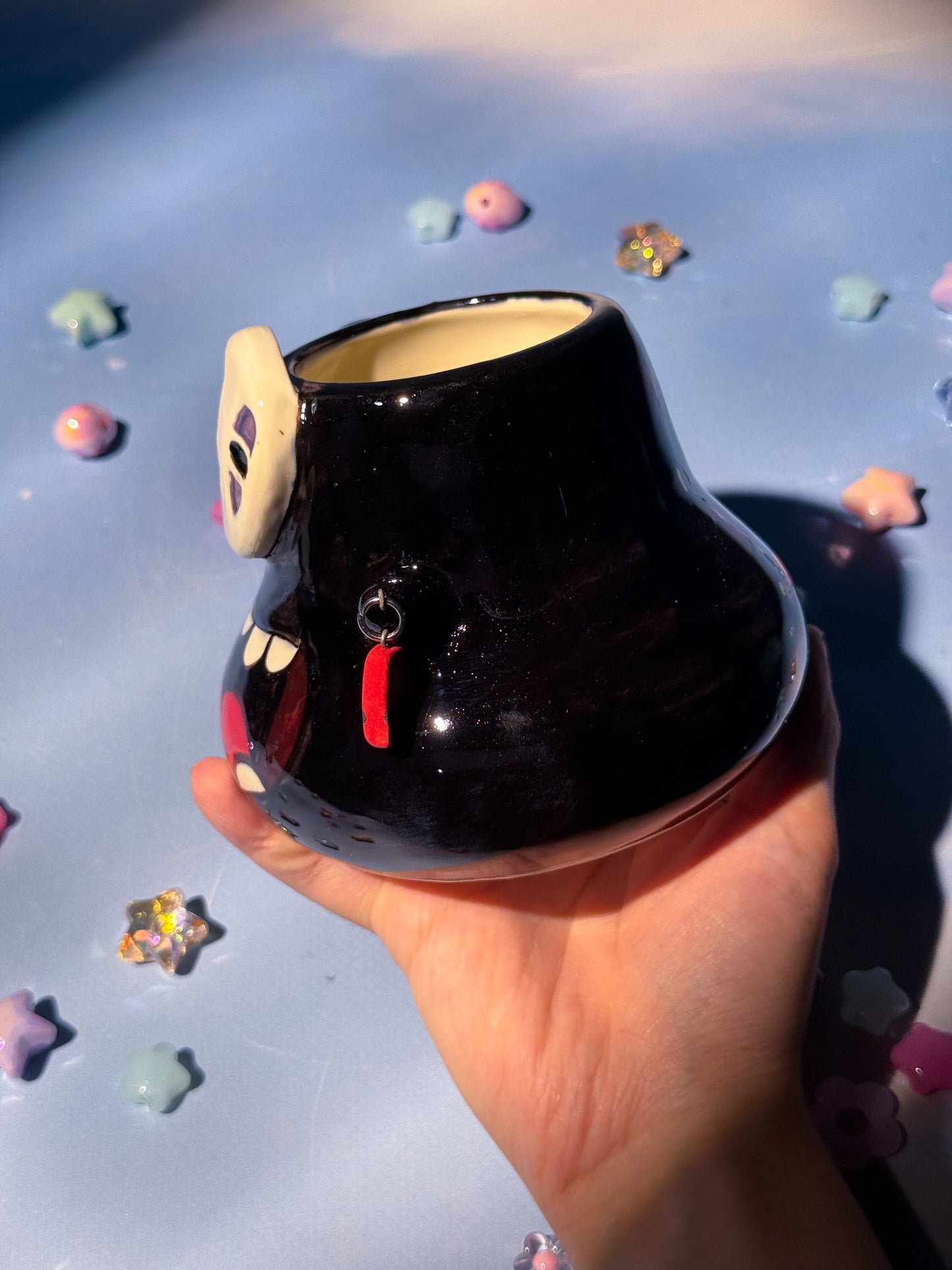 Giant No Face Mug 4