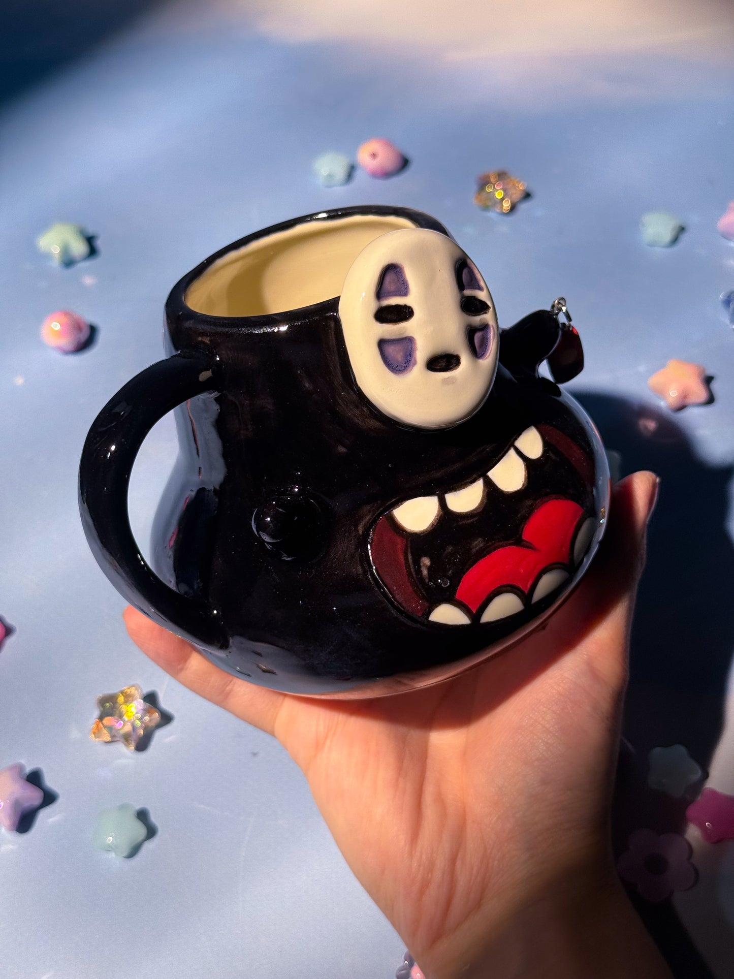 Giant No Face Mug 4