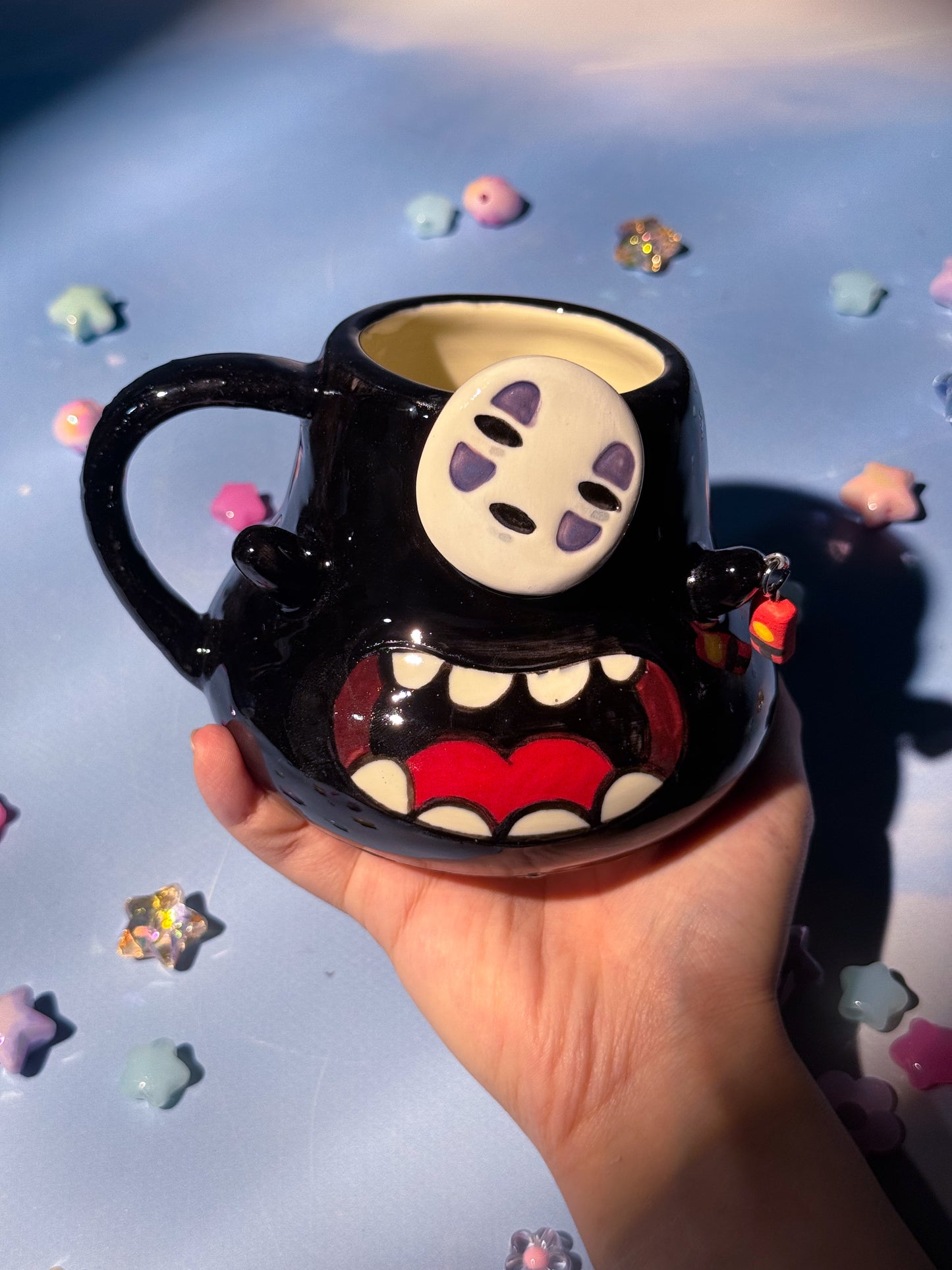 Giant No Face Mug 5