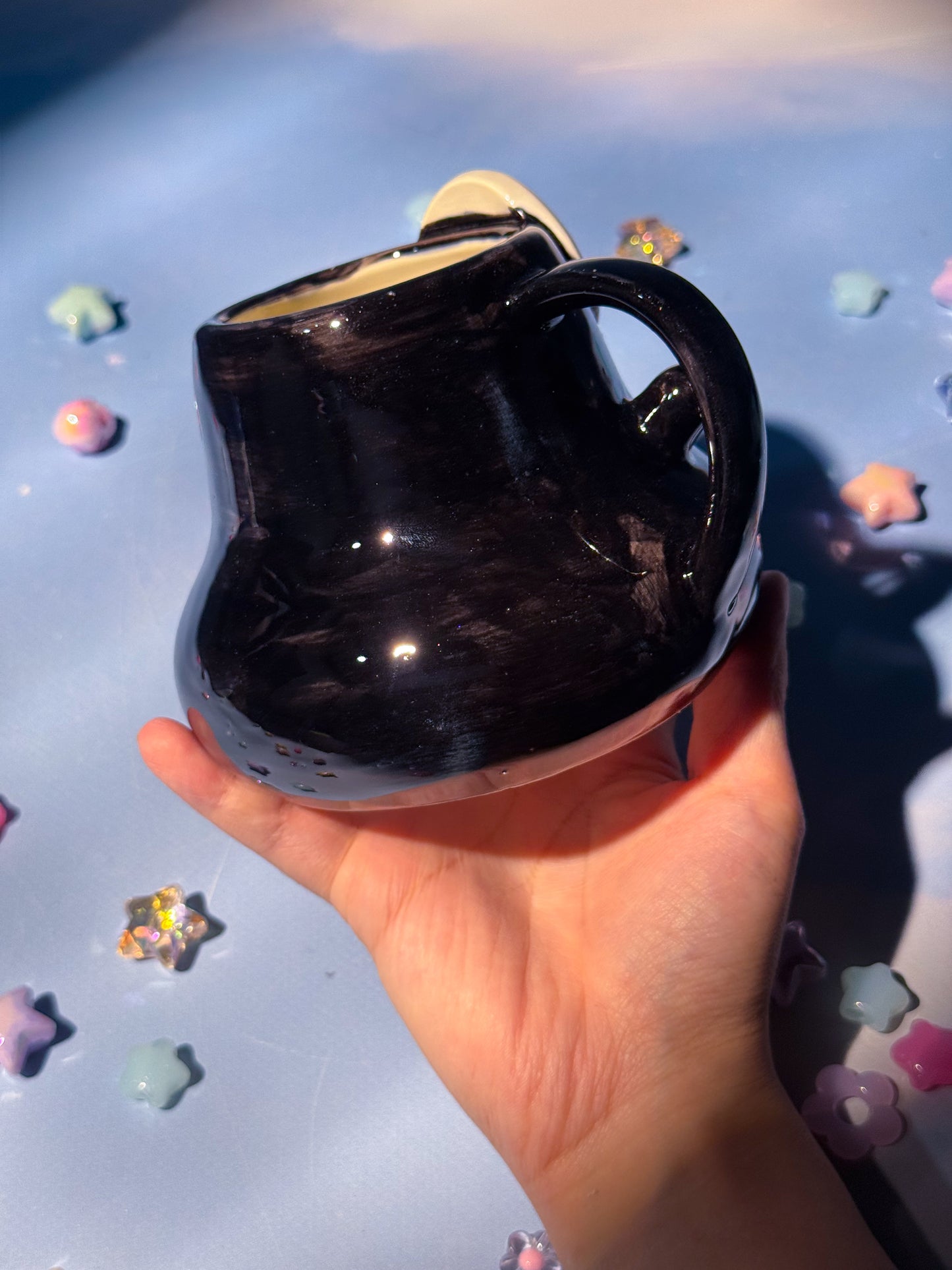 Giant No Face Mug 7