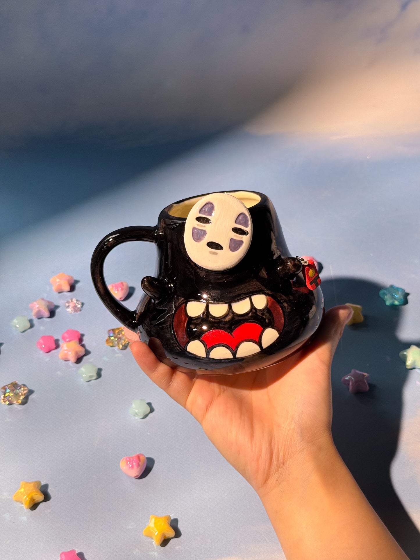 Giant No Face Mug 8