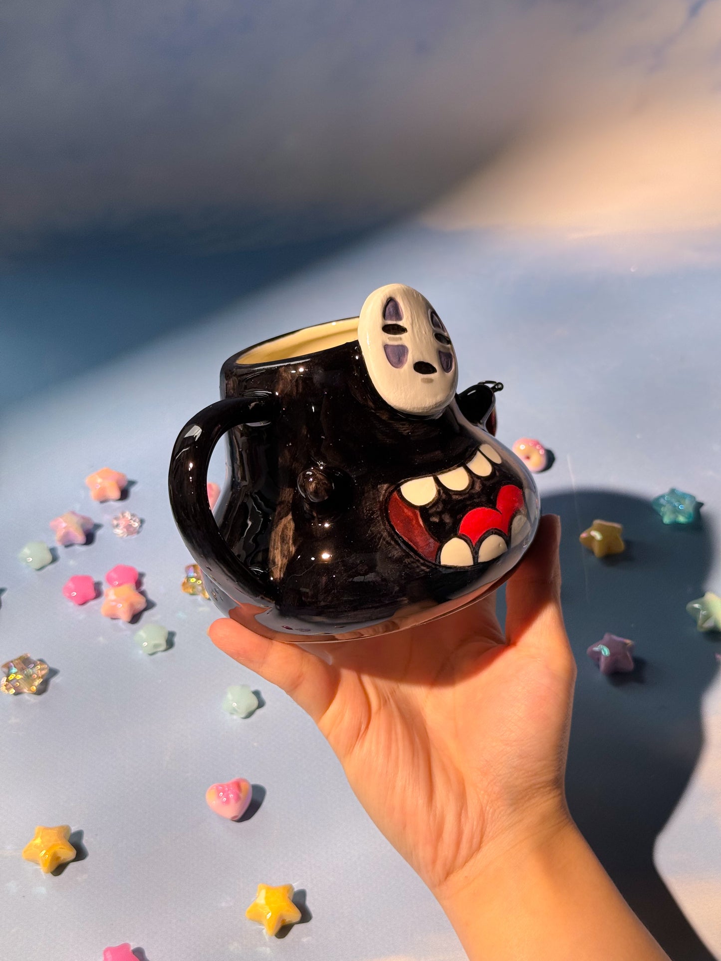 Giant No Face Mug 8