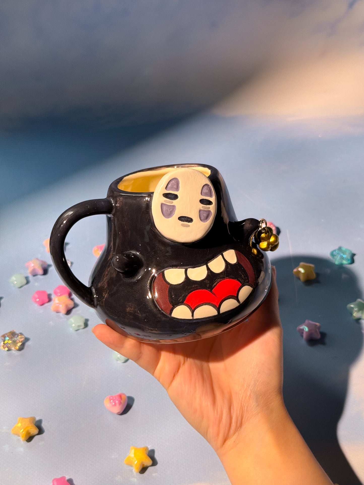 Giant No Face Mug 1