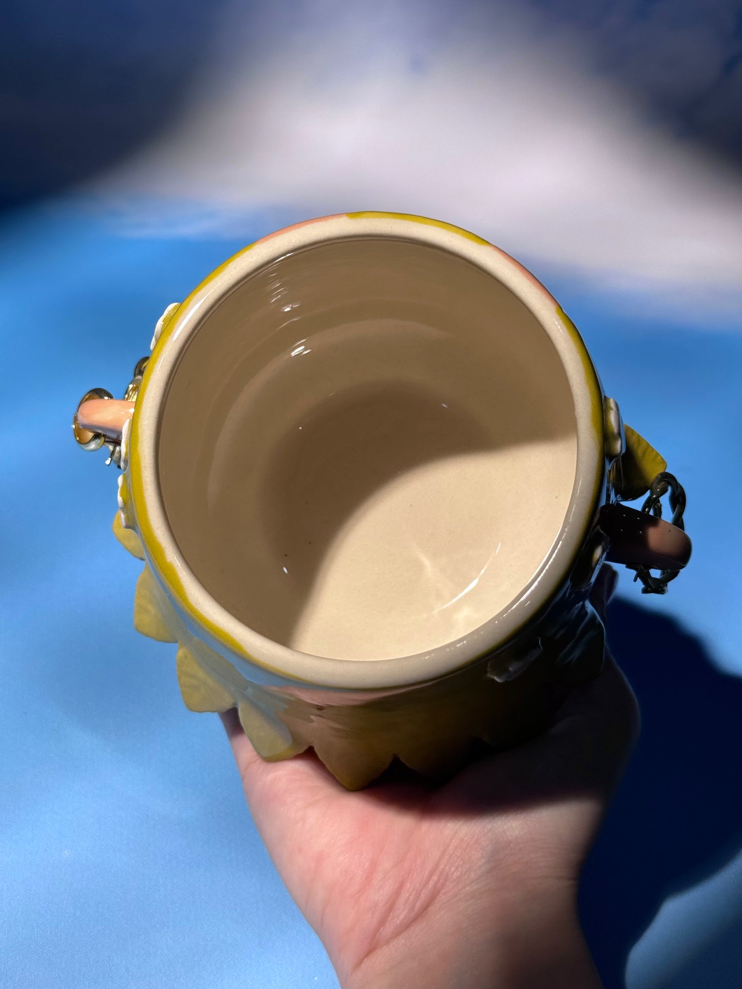 LIVY MUG 1